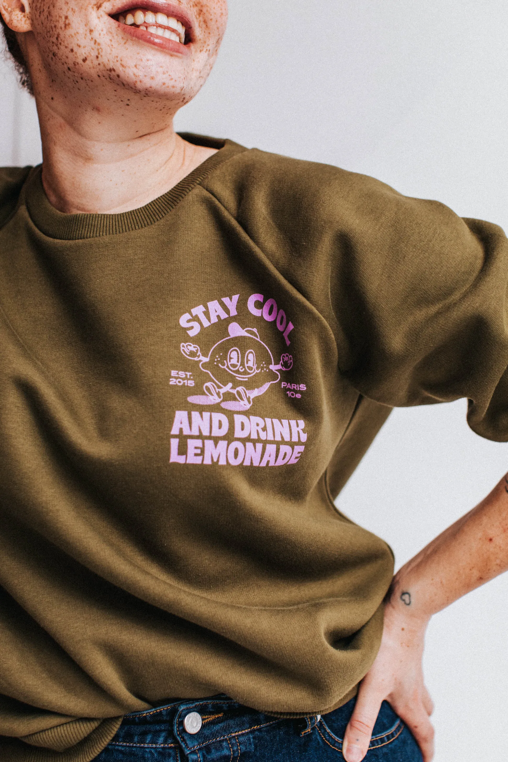 SWEAT HENRI KAKI^Make My Lemonade Fashion